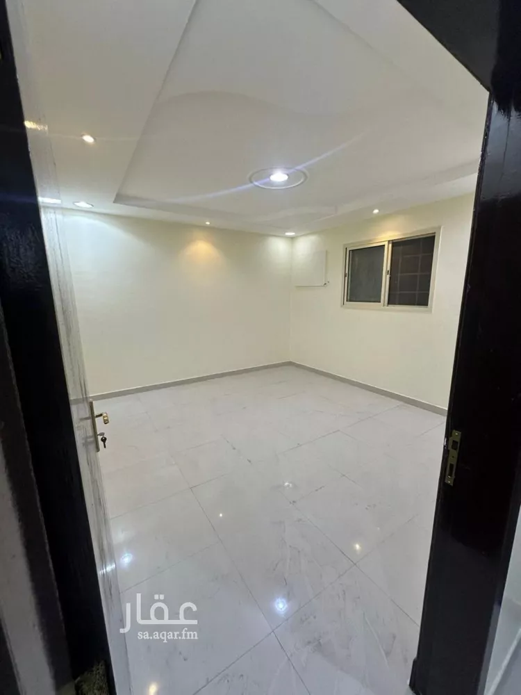 شقة للإيجار في شارع حسن الشاعر, حي عكاظ, مدينة الرياض, منطقة الرياض صورة 3