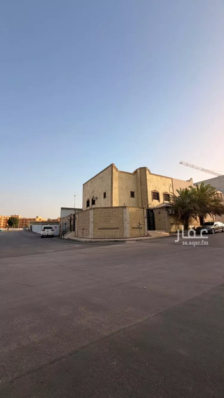 فيلا للإيجار في شارع الشيخ عبدالعزيز الشتري, حي المعذر الشمالي, مدينة الرياض, منطقة الرياض 13