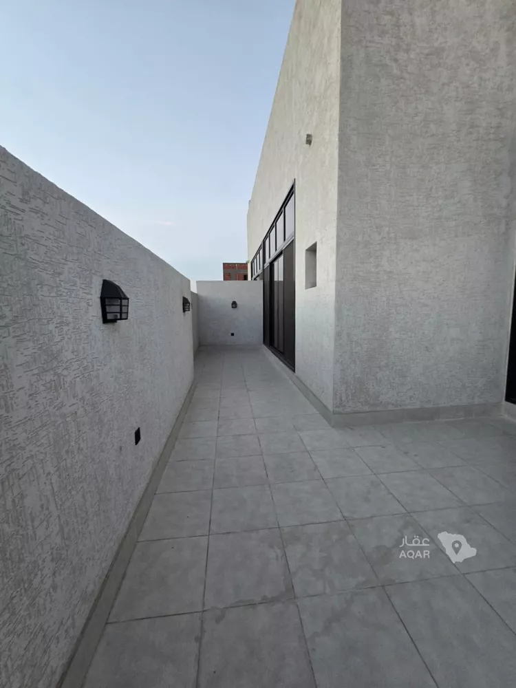 Floor for Sale in Jeddah As Salamah 20