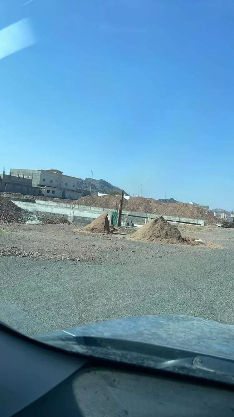 Land for Sale in Al Henakiyah Al Henakiyah