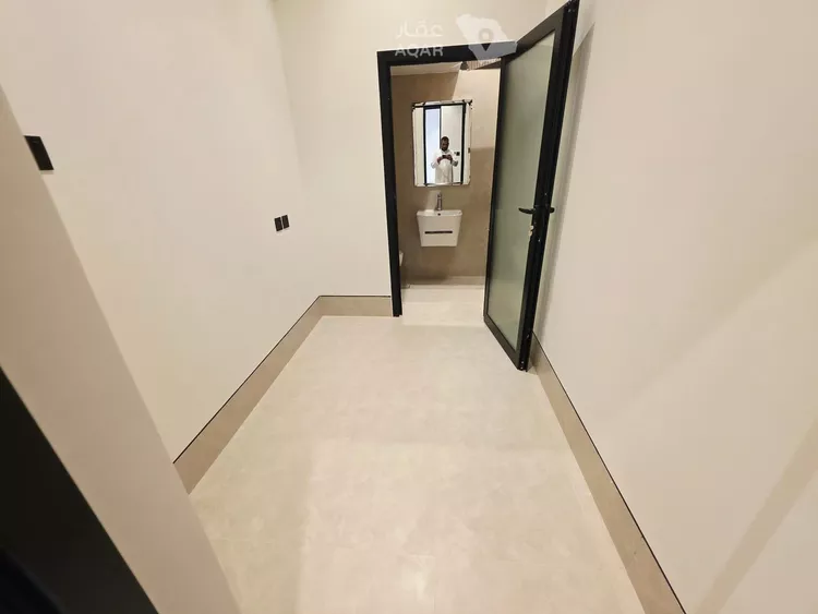 Villa for Sale in Riyadh Al Arid 9