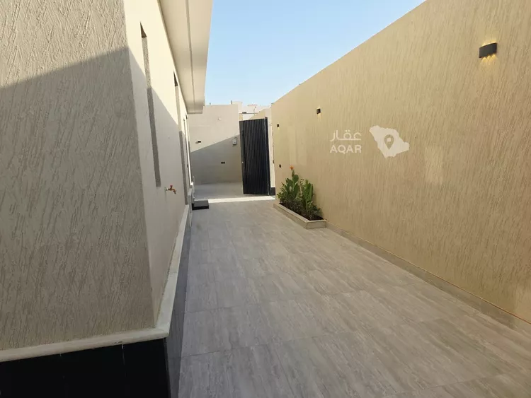 Villa for Sale in Riyadh Al Arid 9