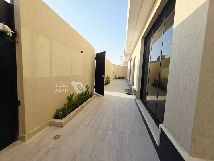 Villa for Sale in Riyadh Al Arid 15