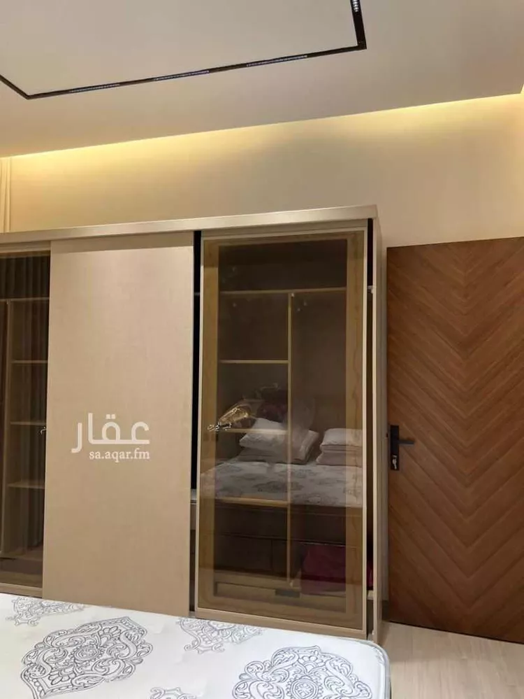 شقة للإيجار في شارع الفرزدق, حي الضباط, مدينة الرياض, منطقة الرياض 8