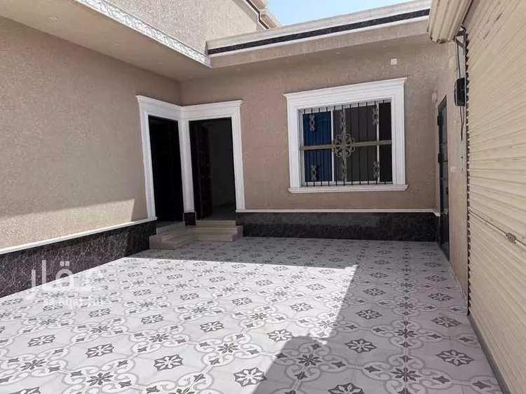 Floor for Rent in Al Muzahimiyah Al Ulaya
