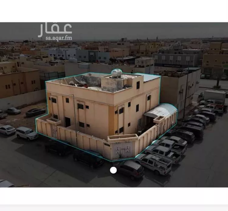 عمارة للبيع في شارع عيون الجواء, حي العريجاء الأوسط, مدينة الرياض, منطقة الرياض صورة 2