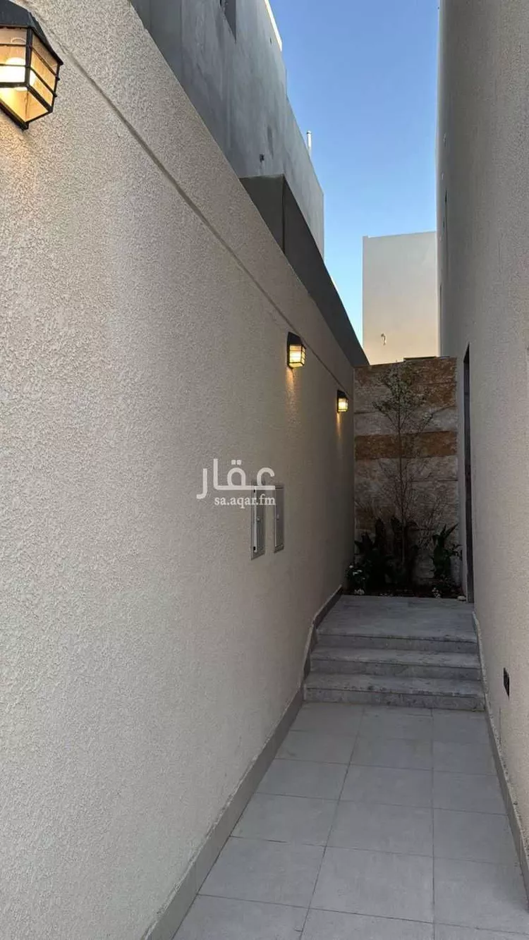 Floor for Sale in Riyadh Ar Rimal 7
