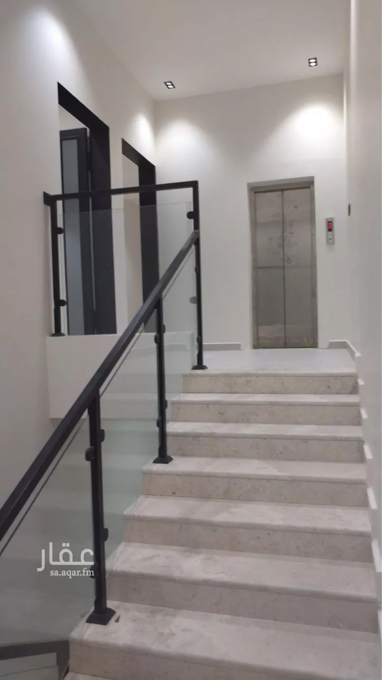 Floor for Sale in Riyadh Al Munsiyah 28