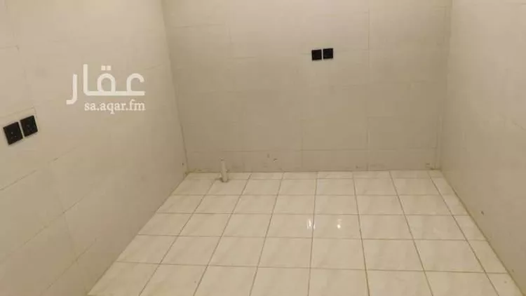عمارة للإيجار في شارع عبدالرحمن بن عدي, حي الفيصلية, مدينة الرياض, منطقة الرياض صورة 2