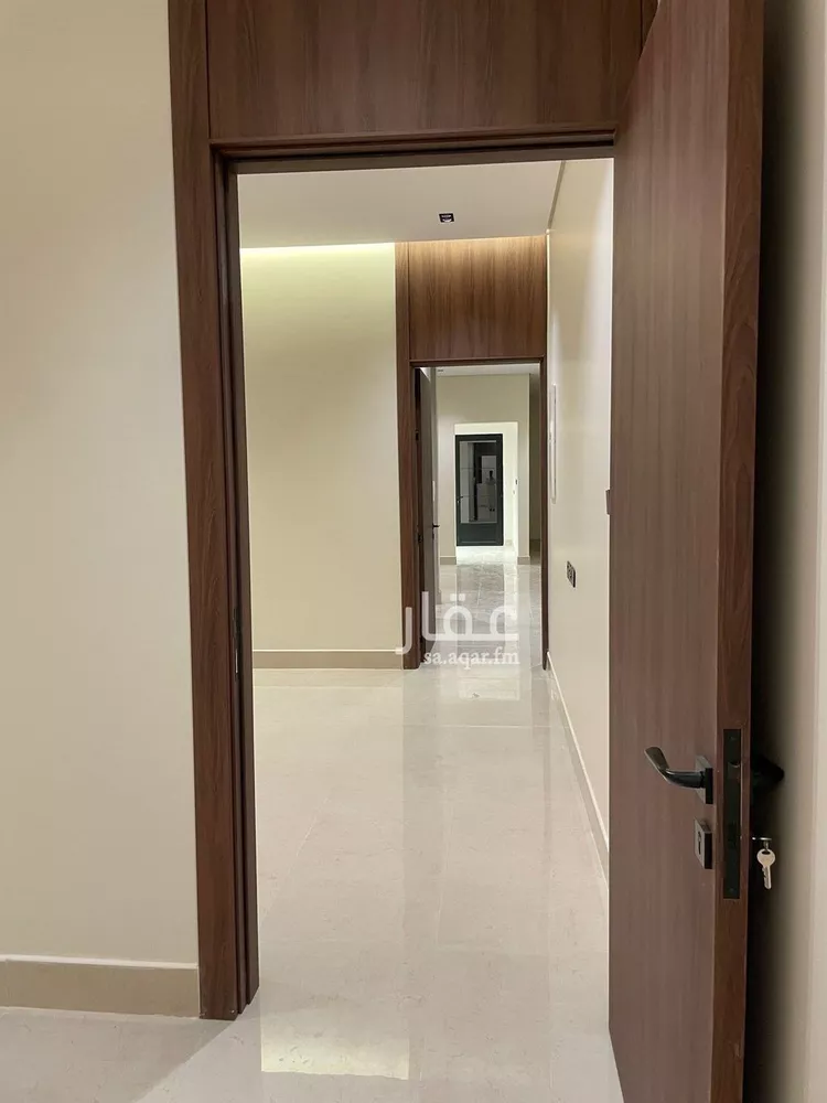 فيلا للبيع في شارع الشيخ عبدالله بن عبداللطيف ال شيخ, حي ظهرة العودة شرق, مدينة الدرعية, منطقة الرياض صورة 5