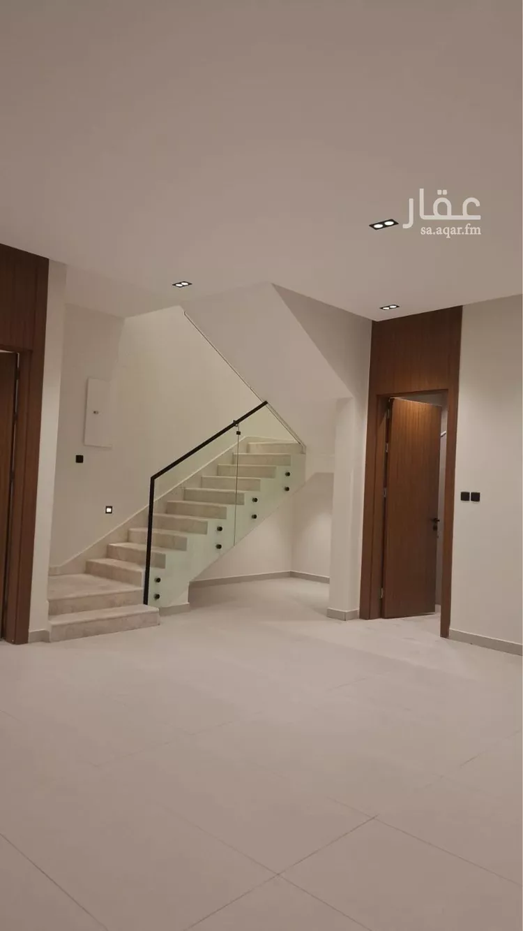 Floor for Sale in Riyadh Al Munsiyah 11