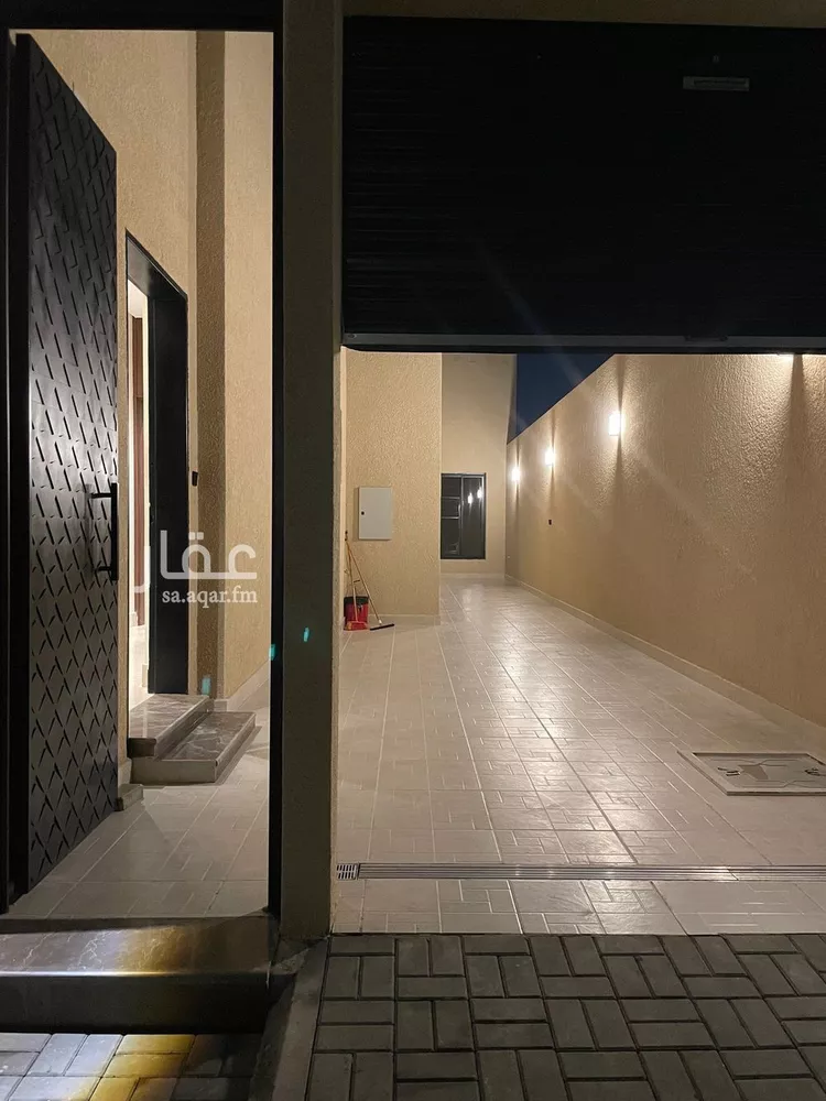 فيلا للبيع في شارع الشيخ عبدالله بن عبداللطيف ال شيخ, حي ظهرة العودة شرق, مدينة الدرعية, منطقة الرياض صورة 3