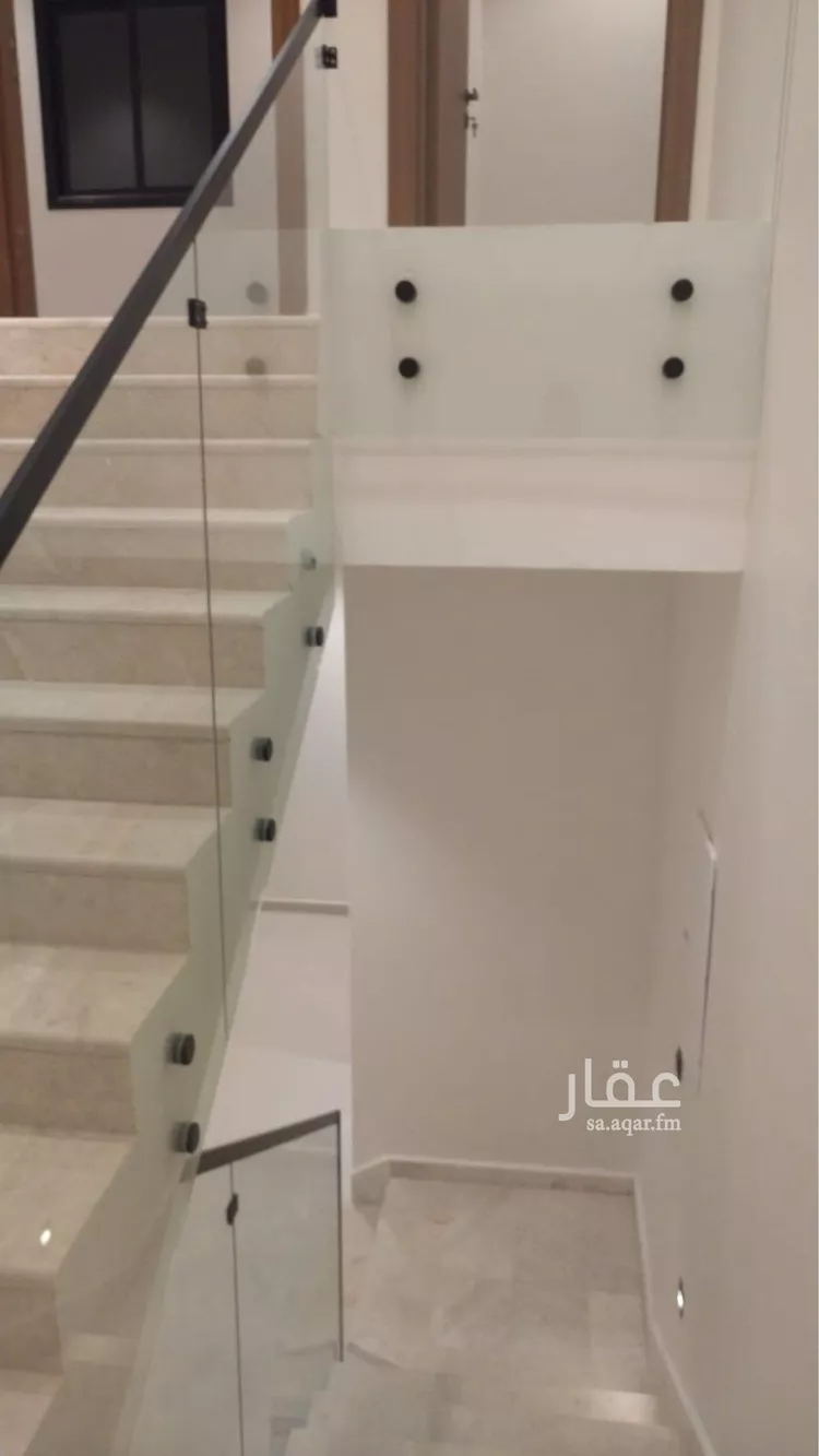 Floor for Sale in Riyadh Al Munsiyah 21
