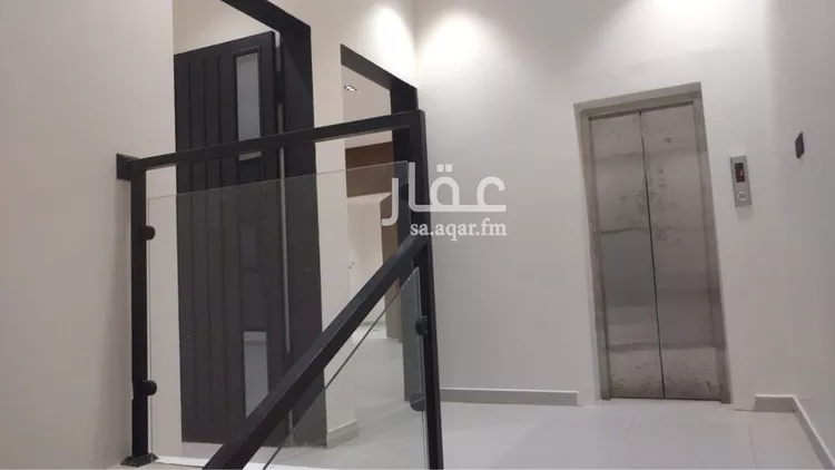 Floor for Sale in Riyadh Al Munsiyah 24