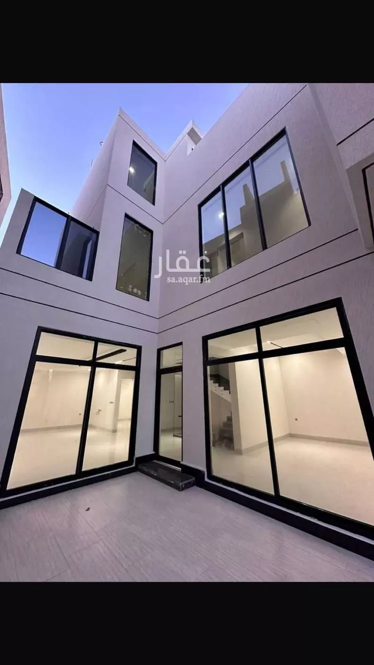 فيلا للبيع في شارع إسماعيل بن أبي الغنائم, حي المهدية, مدينة الرياض, منطقة الرياض صورة 2