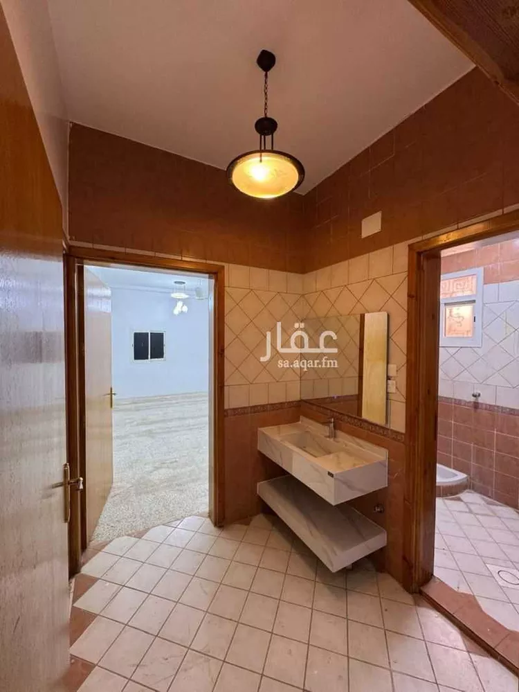 عمارة للبيع في شارع 4 وسط المدينة, حي وسط المدينة, مدينة أبها, منطقة عسير صورة 3