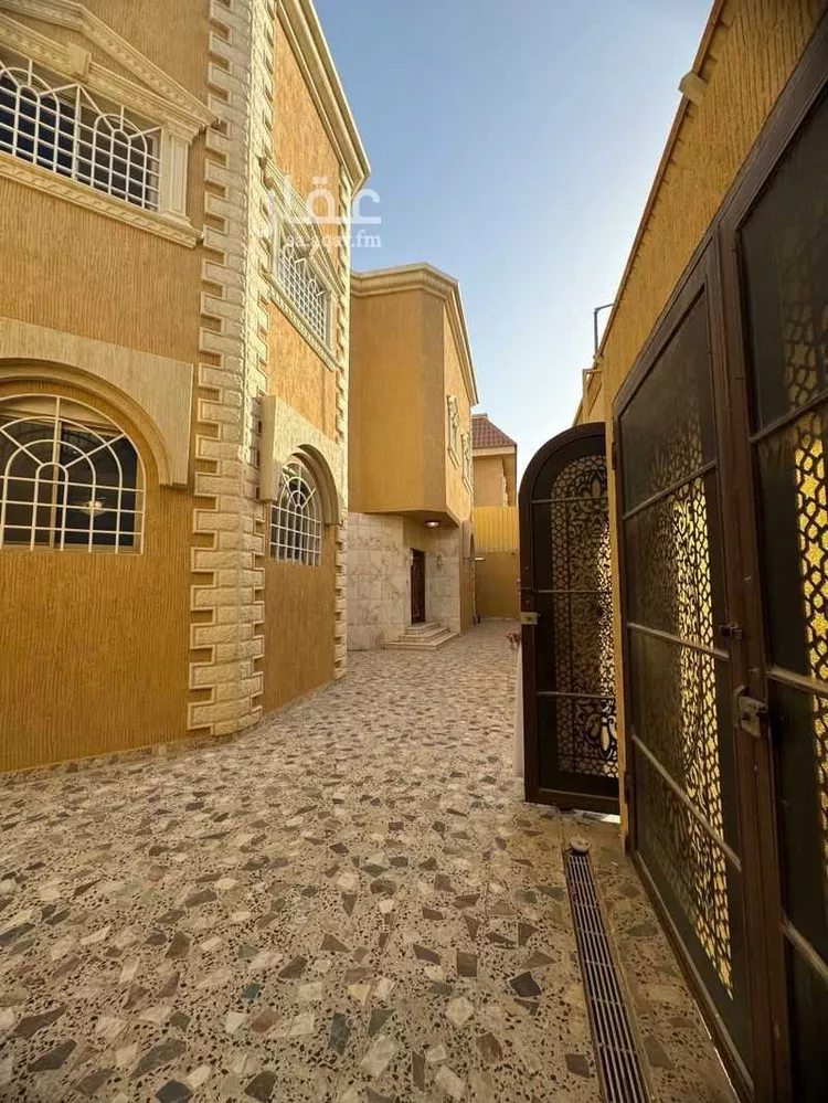فيلا للبيع في شارع منجد, حي شبرا, مدينة الرياض, منطقة الرياض صورة 2