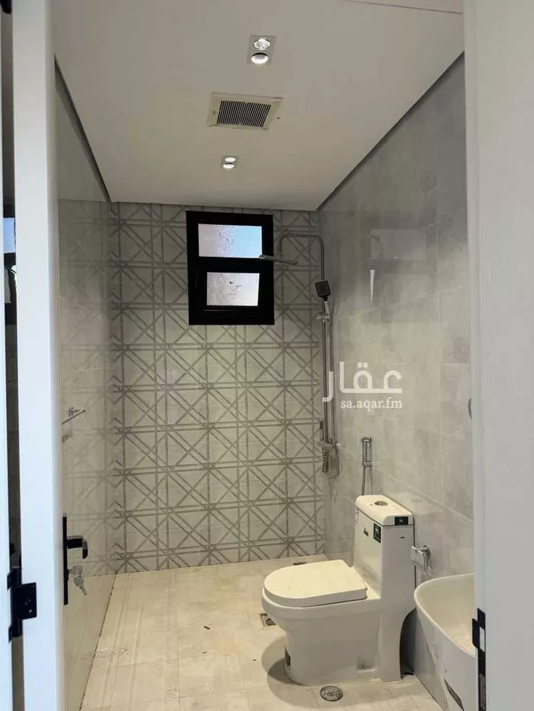 دور للبيع في شارع جندب بن كعب, حي الضباط, مدينة الرياض, منطقة الرياض صورة 5