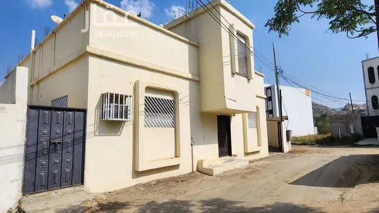 عمارة للبيع في شارع حبيب بن عمرو ، حي الزهراء ، محايل عسير ، محايل