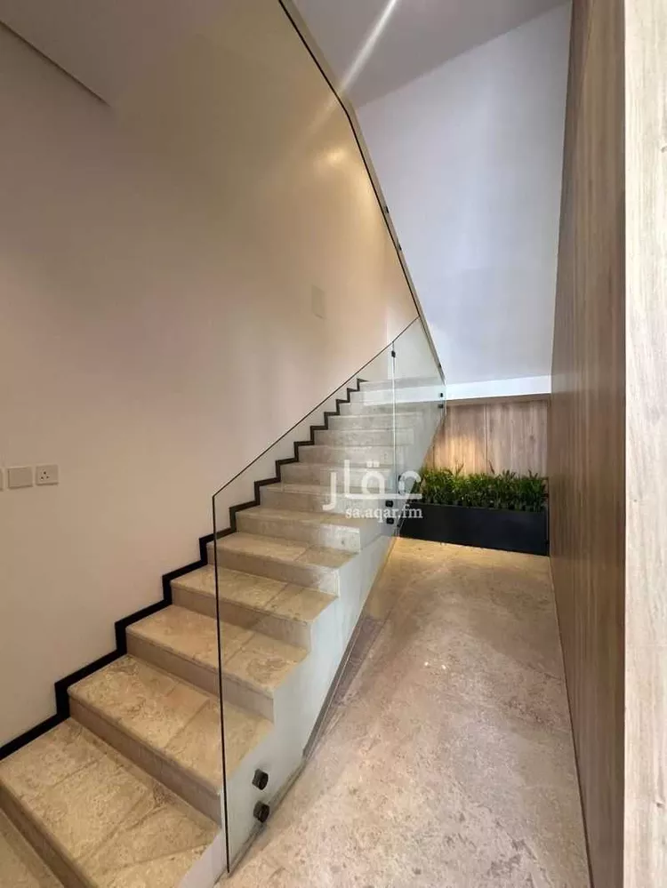 دور للبيع في شارع رقم 289, حي الملقا, مدينة الرياض, منطقة الرياض صورة 5