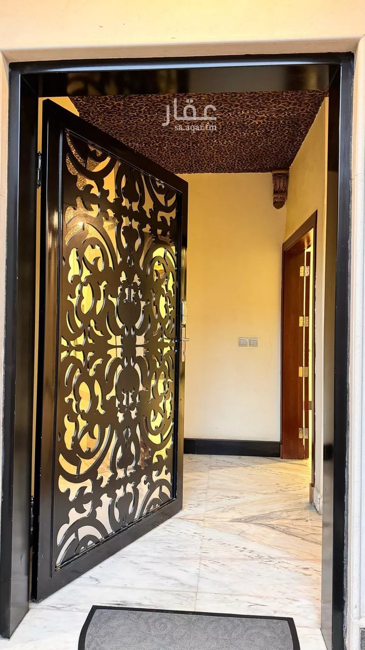 فيلا للإيجار في شارع البزوري, حي شبرا, مدينة الرياض, منطقة الرياض صورة 4