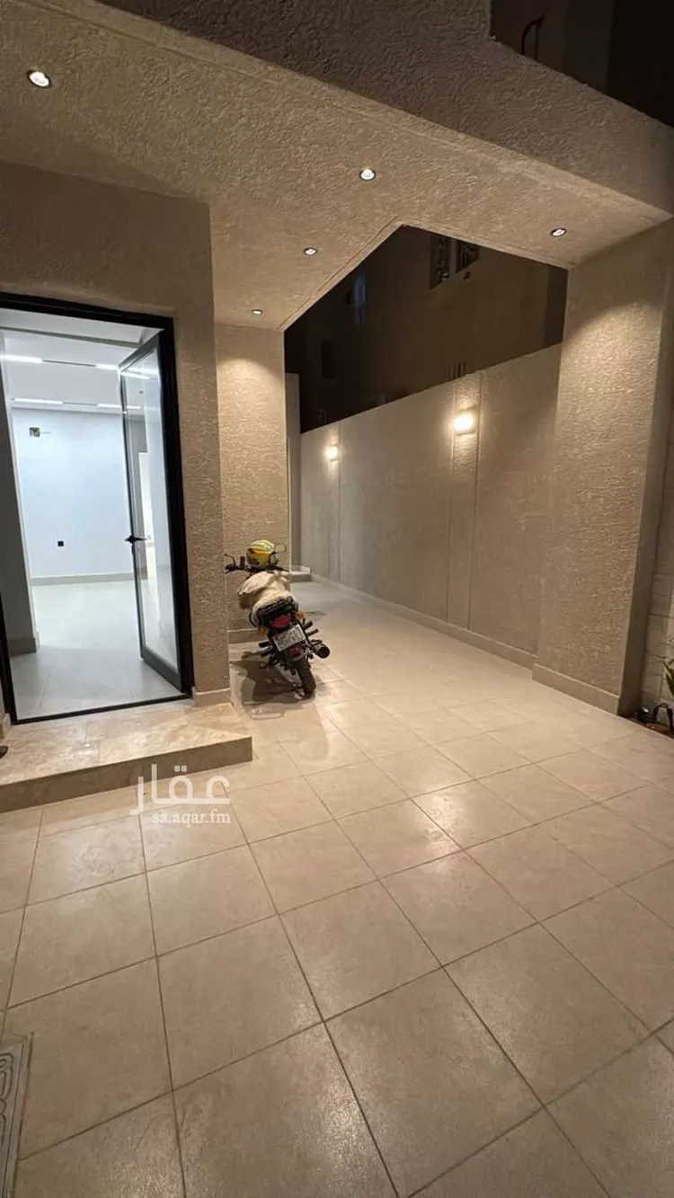 فيلا للإيجار في شارع القلانسي, حي شبرا, مدينة الرياض, منطقة الرياض صورة 3