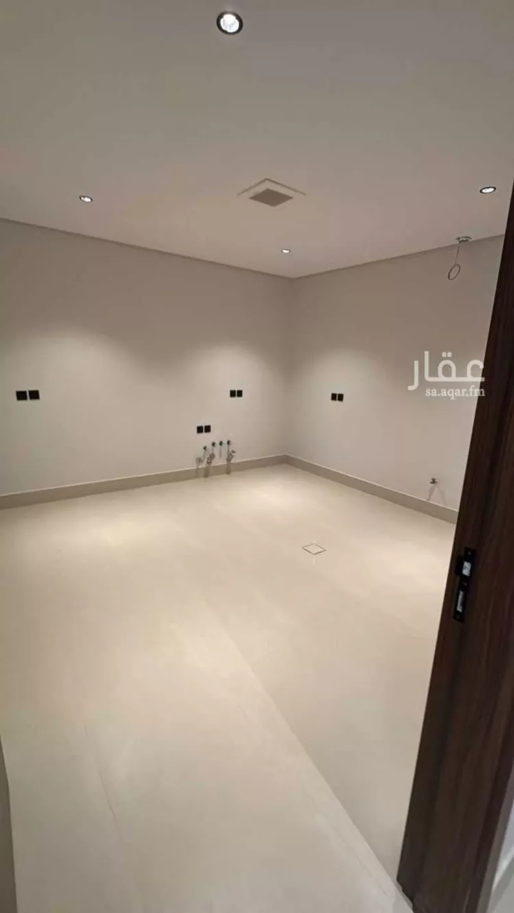 فيلا للإيجار في شارع القلانسي, حي شبرا, مدينة الرياض, منطقة الرياض صورة 4