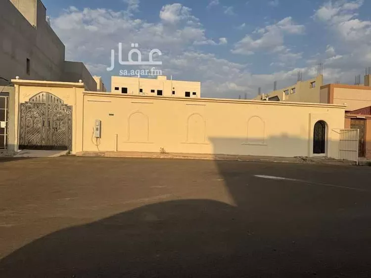 Rest House for Sale in Medina Khakh