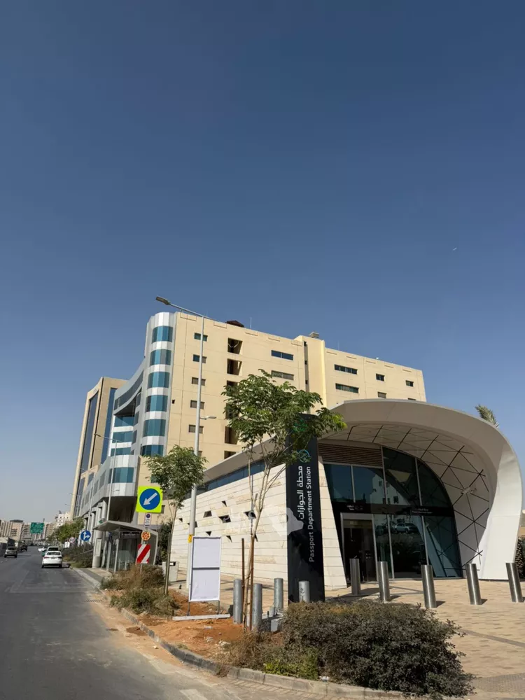 مكتب للبيع في شارع الملك فيصل ابن عبدالعزيز سعود, حي المربع, مدينة الرياض, منطقة الرياض 5