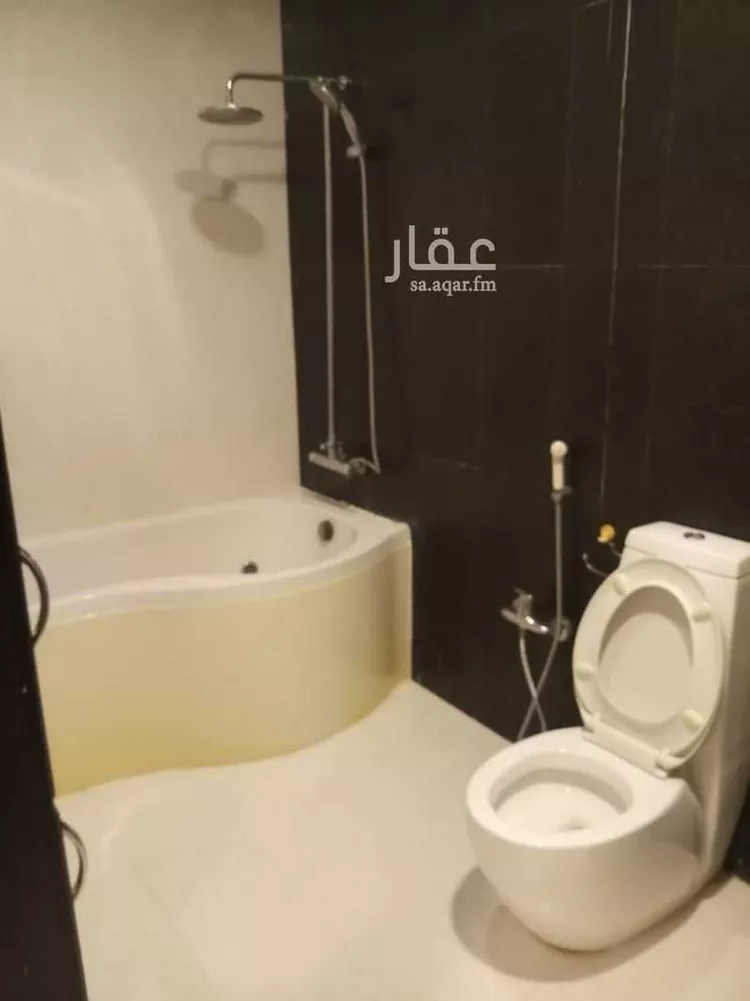 شقة للإيجار في شارع خريص, حي الحمراء, مدينة الخبر, المنطقة الشرقية 9