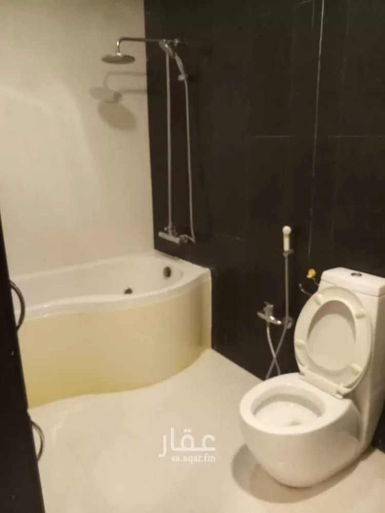 شقة للإيجار في شارع خريص, حي الحمراء, مدينة الخبر, المنطقة الشرقية 12