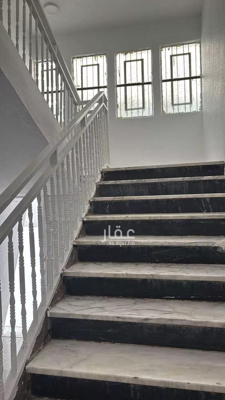 فيلا للإيجار في شارع ذكوان ابن عبد مناف, حي المعزاب, مدينة خميس مشيط, منطقة عسير صورة 3