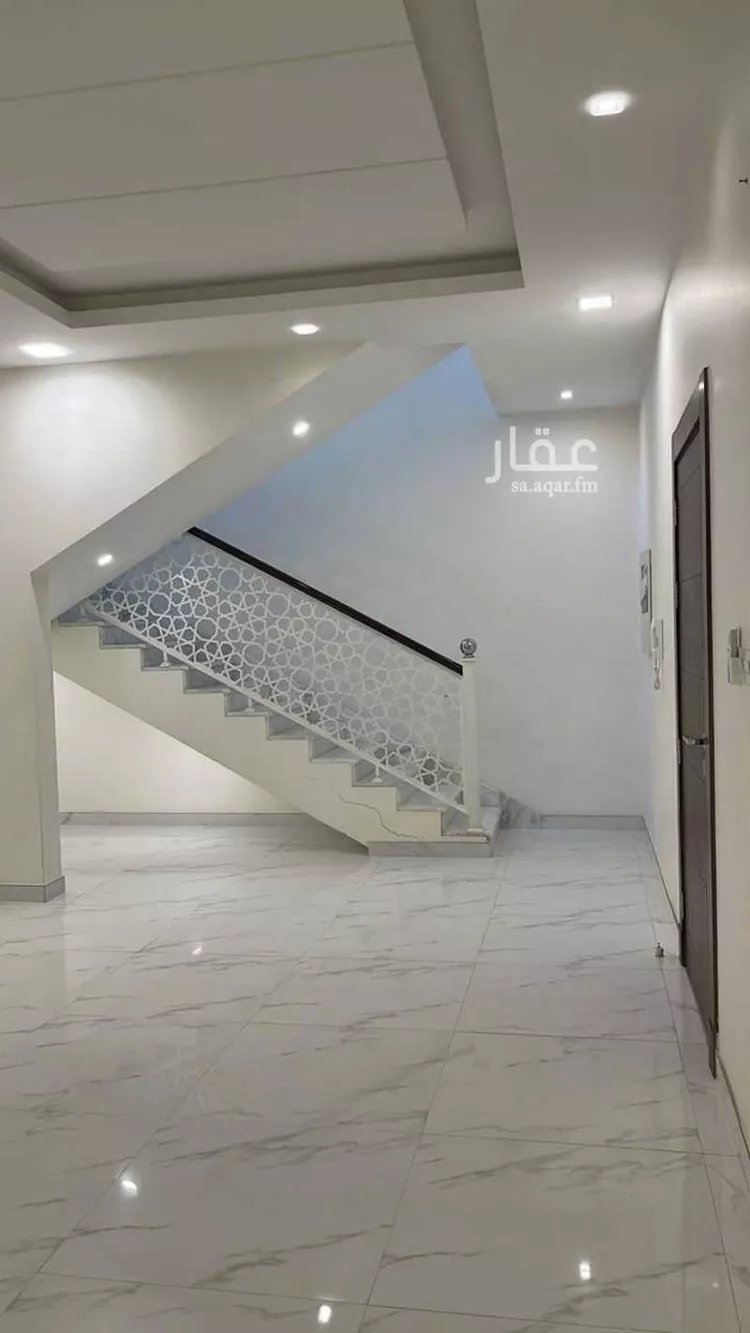 فيلا للإيجار في شارع فضيلة الشيخ أحمد قاري, حي عرقة, مدينة الرياض, منطقة الرياض