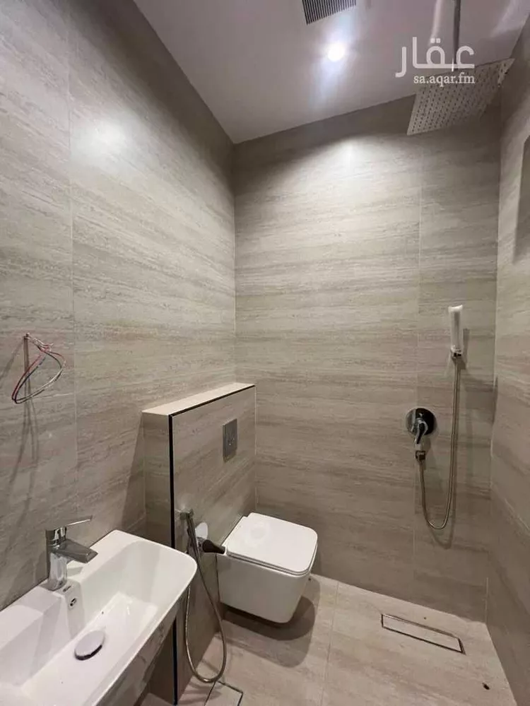 Floor for Sale in Riyadh Al Arid 6
