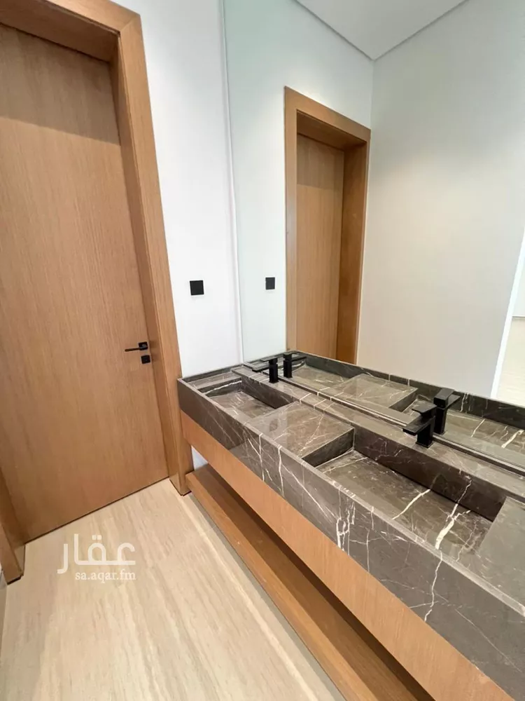 فيلا للبيع في شارع مساعد بن أحمد السديري, حي العارض, مدينة الرياض, منطقة الرياض صورة 5