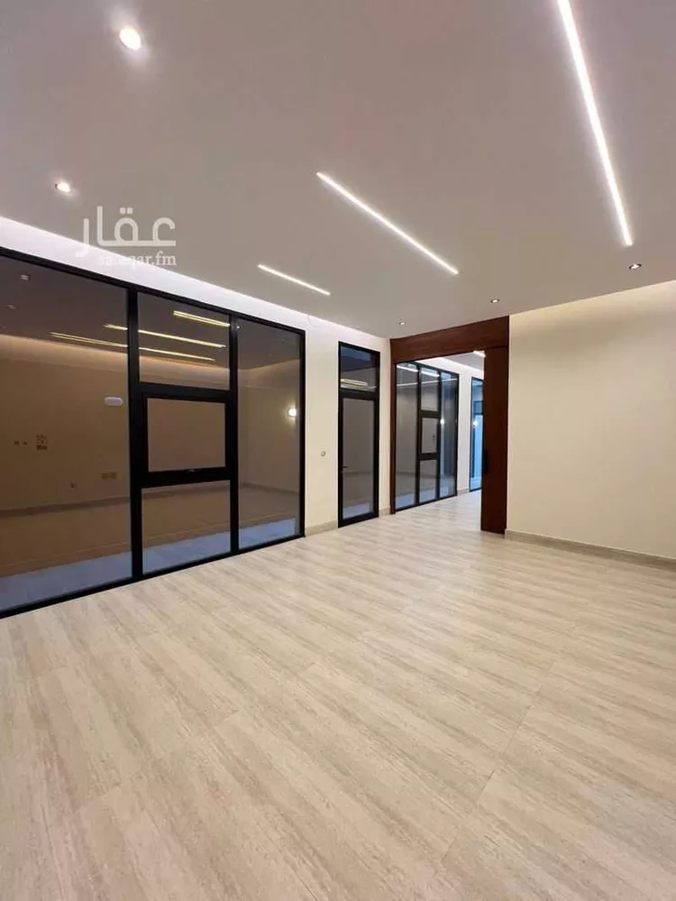 Floor for Sale in Riyadh Al Arid 7