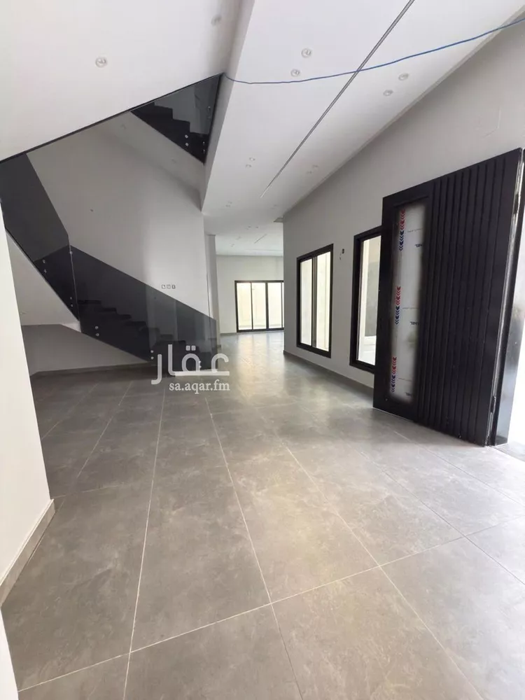 فيلا للبيع في شارع ابن الصاحب, حي الورود, مدينة الخرج, منطقة الرياض