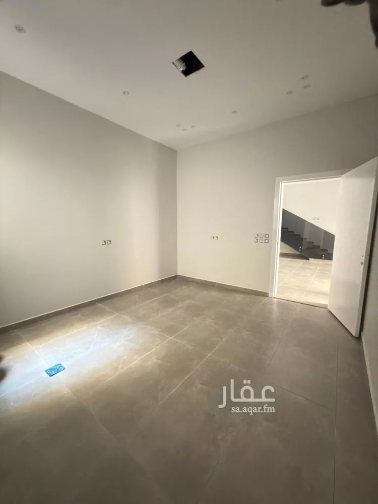 فيلا للبيع في شارع ابن الصاحب, حي الورود, مدينة الخرج, منطقة الرياض