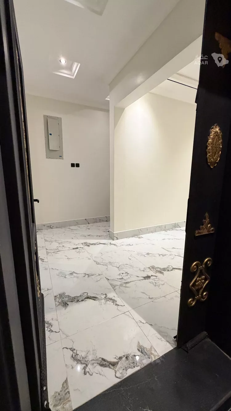 Floor for Rent in Riyadh Al Munsiyah 4