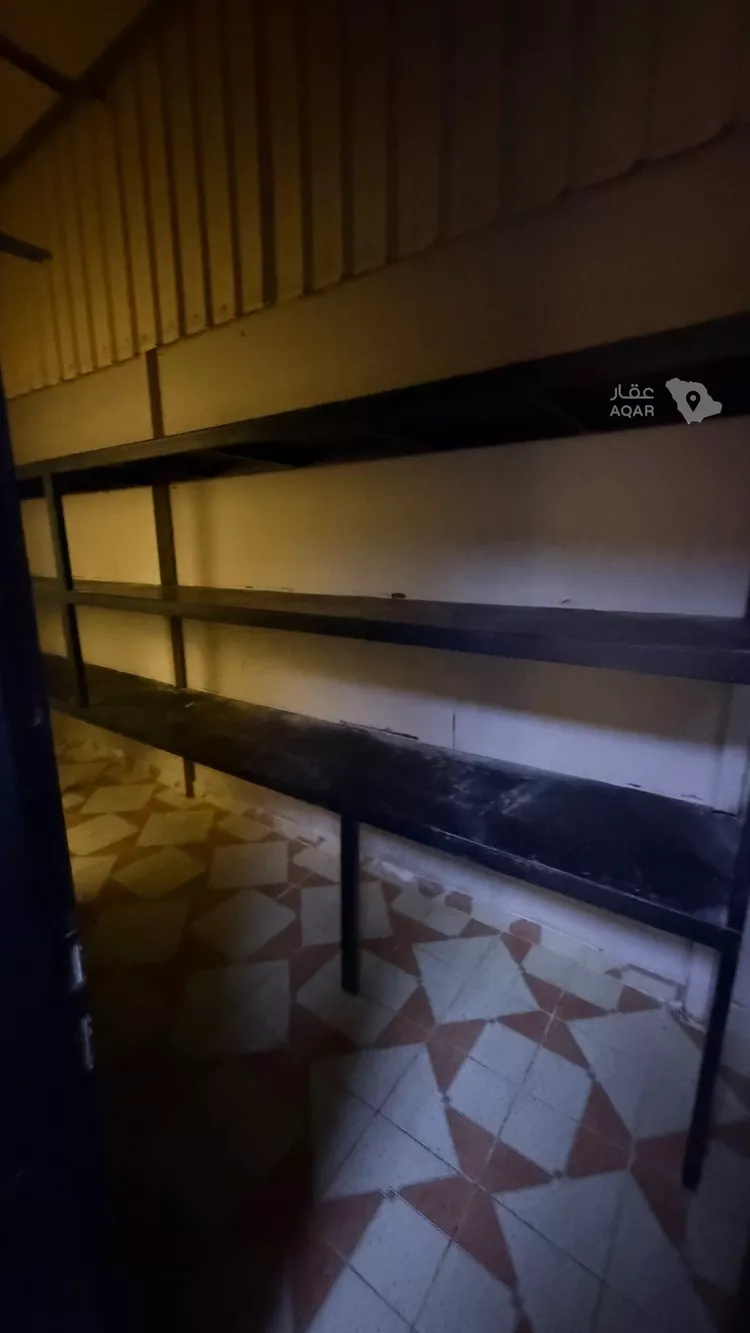 Floor for Rent in Riyadh Al Munsiyah 11