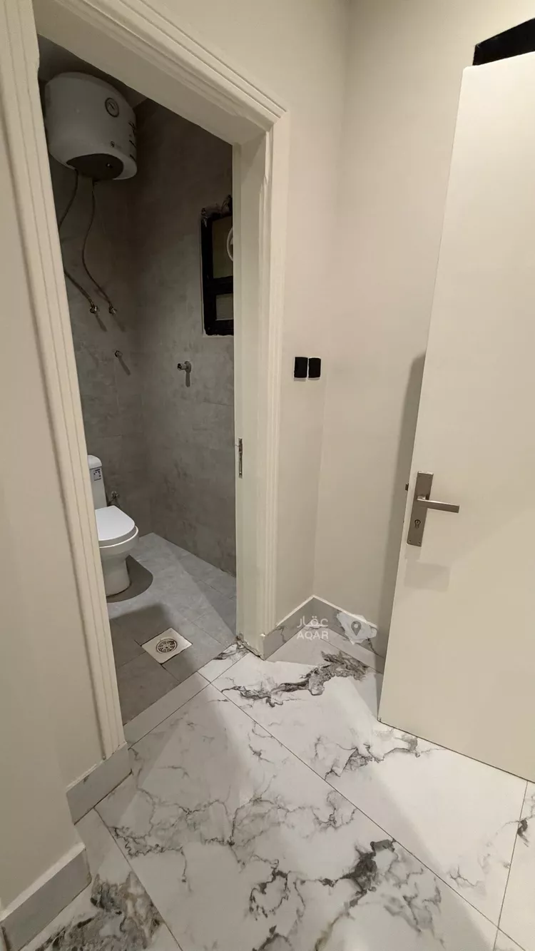 Floor for Rent in Riyadh Al Munsiyah 6