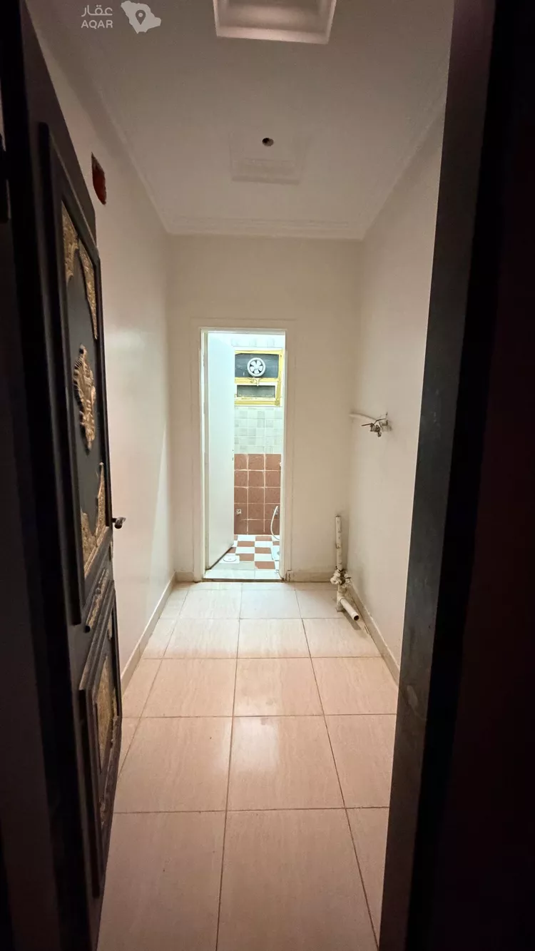 Floor for Rent in Riyadh Al Munsiyah 12