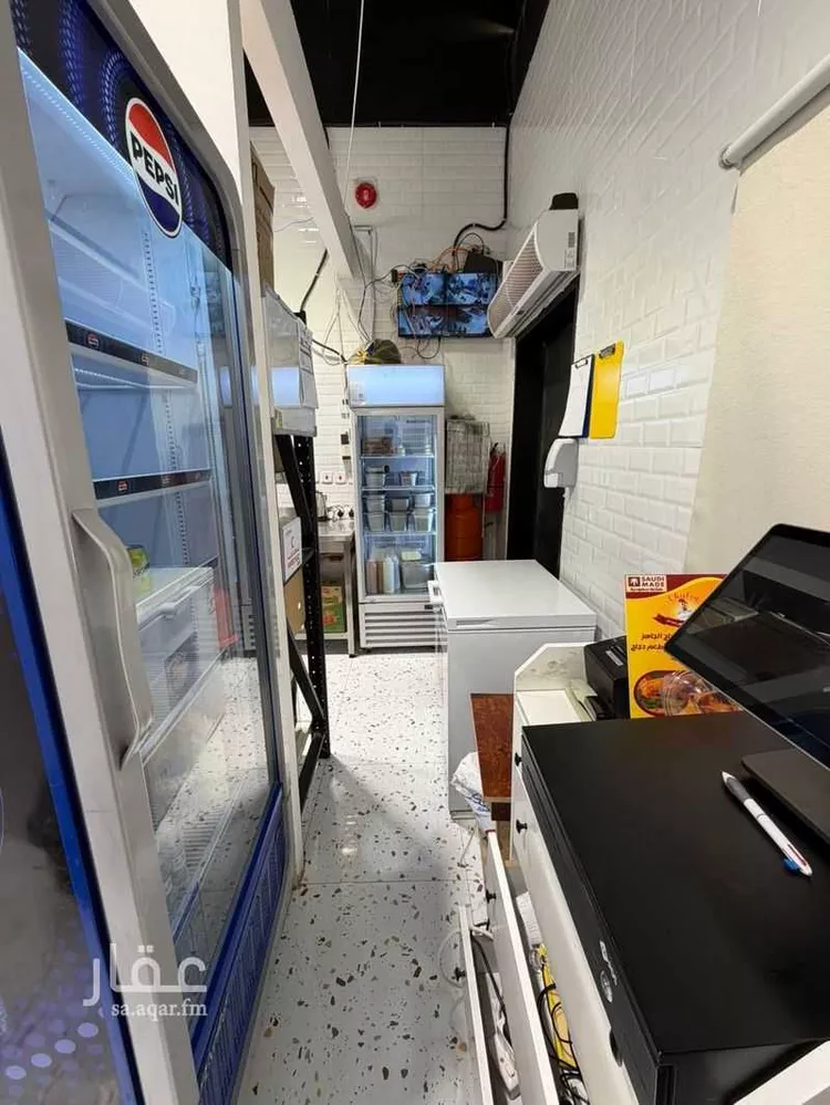 محل للبيع في حي ، شارع الشرق ، حي الندوة ، الرياض ، منطقة الرياض صورة 2