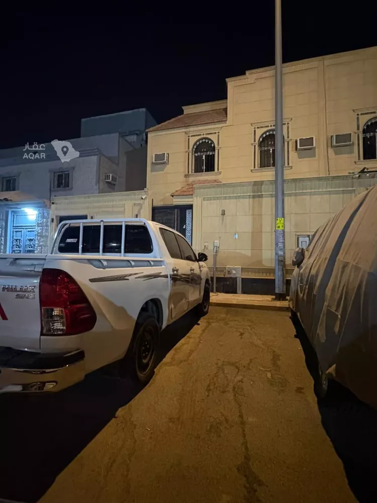 Floor for Sale in Riyadh Ad Dar Al Baida