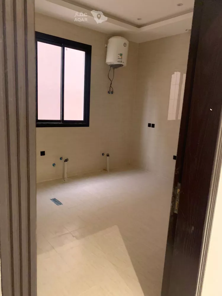Floor for Rent in Riyadh Ar Rimal 8