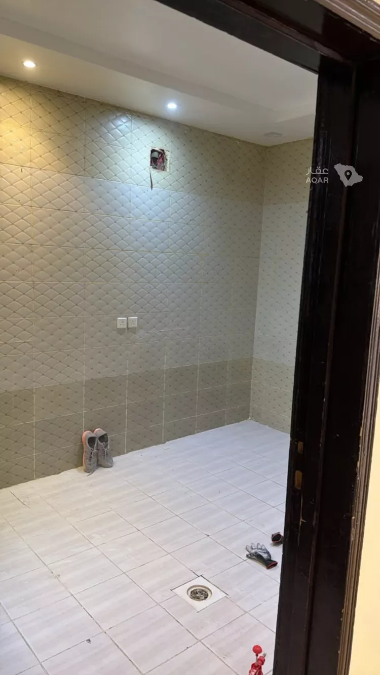 Floor for Rent in Riyadh Tuwaiq 8