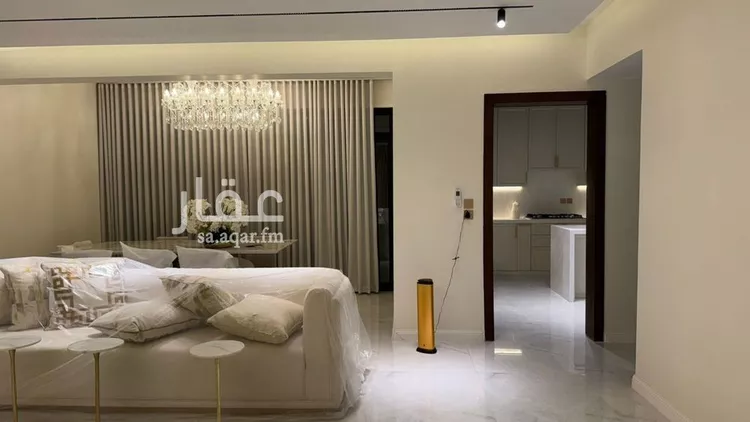 فيلا للبيع في شارع سلمة بن عاصم, حي الرمال, مدينة الرياض, منطقة الرياض صورة 2