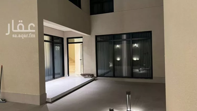 فيلا للبيع في شارع سلمة بن عاصم, حي الرمال, مدينة الرياض, منطقة الرياض صورة 3