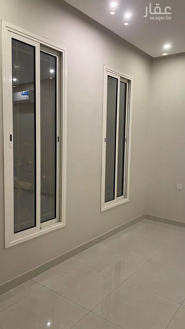فيلا للإيجار في شارع السائب بن خباب, حي العروبة, مدينة الدمام, المنطقة الشرقية صورة 3