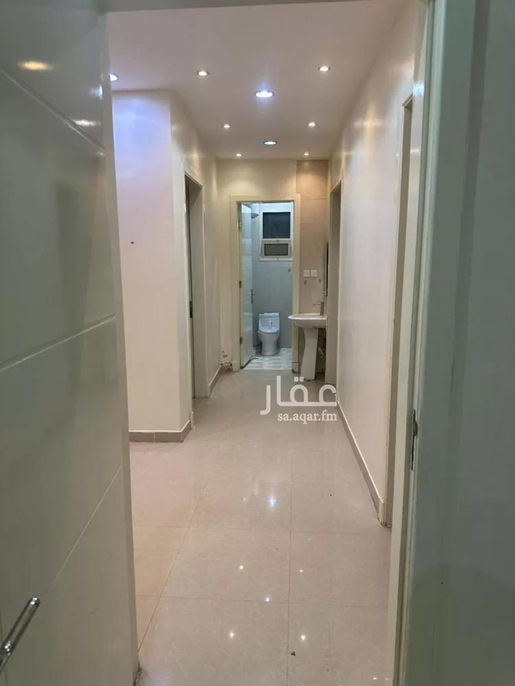 شقة للإيجار في شارع محمد الفاضل الشنقيطي, حي عكاظ, مدينة الرياض, منطقة الرياض